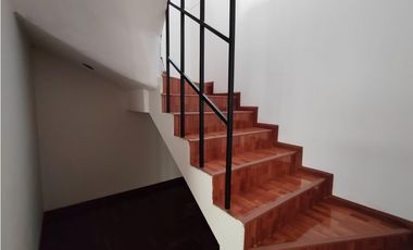 VENDO  DEPARTAMENTO TRIPLEX  EN URB. PESCASEROLI - TACNA