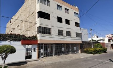 VENDO  DEPARTAMENTO TRIPLEX  EN URB. PESCASEROLI - TACNA