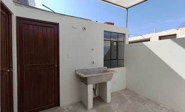 VENDO  DEPARTAMENTO TRIPLEX  EN URB. PESCASEROLI - TACNA