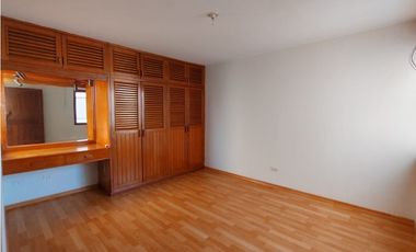 VENDO  DEPARTAMENTO TRIPLEX  EN URB. PESCASEROLI - TACNA