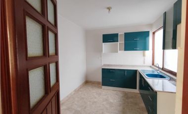 VENDO  DEPARTAMENTO TRIPLEX  EN URB. PESCASEROLI - TACNA