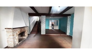 Lote ideal para edificio de vivienda u oficina. Zona Plaza Mitre.