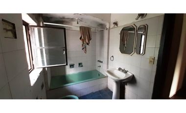 Lote ideal para edificio de vivienda u oficina. Zona Plaza Mitre.