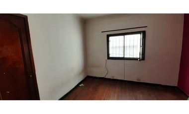Lote ideal para edificio de vivienda u oficina. Zona Plaza Mitre.