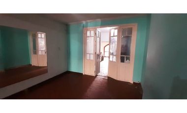 Lote ideal para edificio de vivienda u oficina. Zona Plaza Mitre.