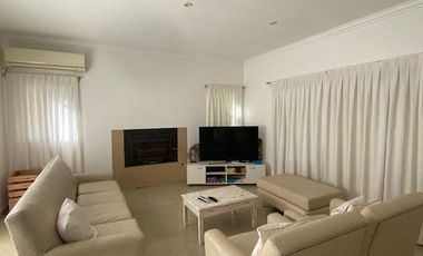 Casa en venta en Santa Maria De Los Olivos