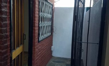 Venta de triplex 4 ambientes Villa Luzuriaga