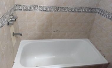Venta de triplex 4 ambientes Villa Luzuriaga