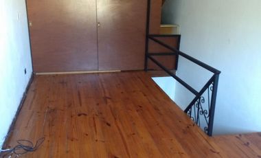 Venta de triplex 4 ambientes Villa Luzuriaga