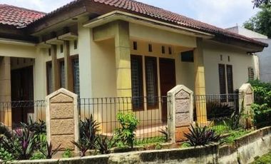 Rumah Hoek di Perumahan Nusaloka BSD, Tangerang Selatan