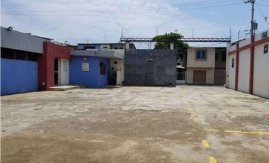 Se vende bodega industrial sector Porvenir Manta