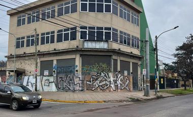 Importante Edificio Comercial en Moreno