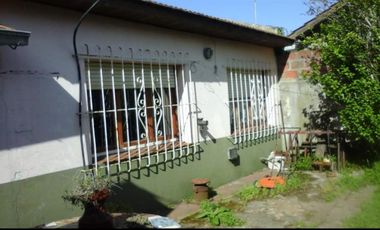 VENDO CASA EN MAR DEL PLATA AZOPARDO 5600