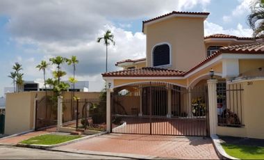 Se vende casa.1.000 Mts2. Hato Pintado USD$895,000,oo