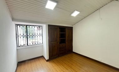 casa en arriendo en estoril. Cod A1012269
