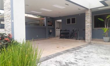 CASA EN ANCÓN CARDENAS VILLAGE 4REC 4B CBE  532M2  REMODELADA