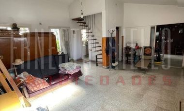 VENTA CASA 3 AMB C/ COCHERA Y PATIO SOBRE 12 DE OCT. QUILMES O.