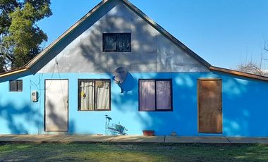 CASA CON TERRENO DE 5.000 M2, EN SECTOR SAN VÍCTOR ÁLAMOS, LINARES.