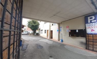 terreno en venta con casa en venta en san Sebastián con parqueadero publico