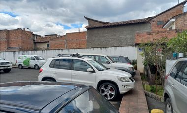 terreno en venta con casa en venta en san Sebastián con parqueadero publico