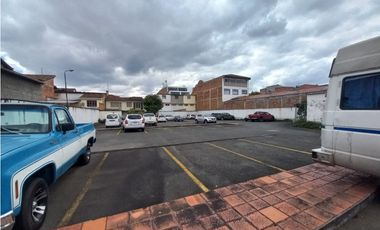 terreno en venta con casa en venta en san Sebastián con parqueadero publico