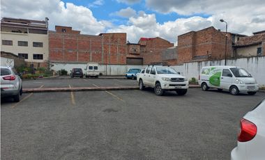 terreno en venta con casa en venta en san Sebastián con parqueadero publico