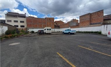 terreno en venta con casa en venta en san Sebastián con parqueadero publico