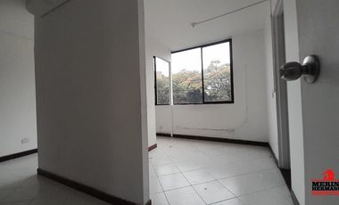 oficina en arriendo en conquistadores. Cod A1261