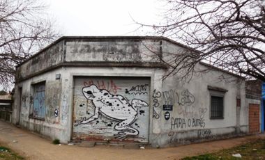 CERRITO ESQUINA LUGANO LOCAL CON VIVIENDA 155M2