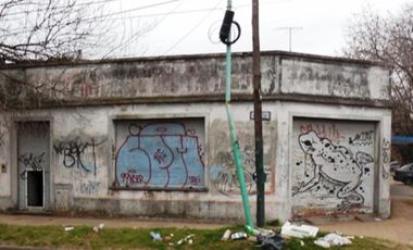 CERRITO ESQUINA LUGANO LOCAL CON VIVIENDA 155M2