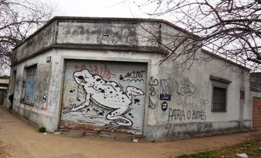 CERRITO ESQUINA LUGANO LOCAL CON VIVIENDA 155M2