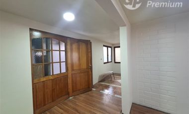Arriendo Casa 3D 2B Sala de Estar 1 Estac. Techado UF 3.321