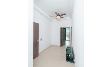 Alquilo apto en Condado del Rey 3 rec con L/B. IMG115