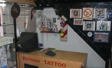 Local en galeria de 4 x 5 con entrepiso 3 x 3,  a 2 cuadras de la estación Jose Leon Suarez