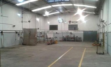 AMPLIO GALPON EN VENTA CON OFICINAS