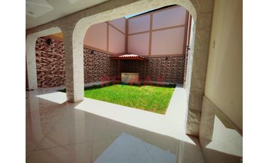 🚨 Casa De Estreno En Av. Loreto – Zona Altamente Comercial