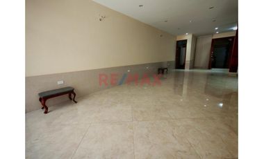 🚨 Casa De Estreno En Av. Loreto – Zona Altamente Comercial