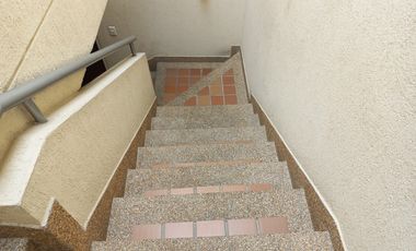 apartamento en arriendo en c.r alameda  piso 4 sin ascensor. Cod A13880