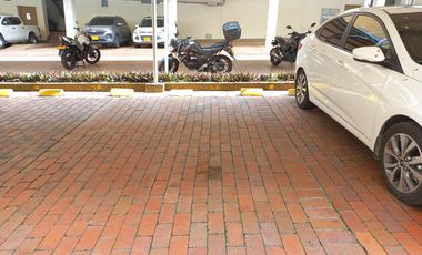 apartamento en arriendo en c.r alameda  piso 4 sin ascensor. Cod A13880