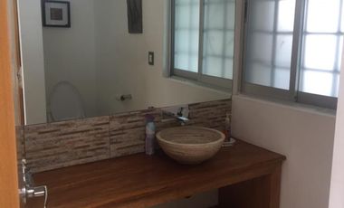 LOMAS DE JURIQUILLA.Hermosa, con buen diseño arquitectónico y todos los espacios.