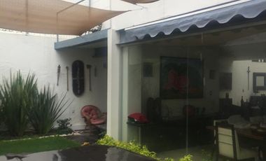 LOMAS DE JURIQUILLA.Hermosa, con buen diseño arquitectónico y todos los espacios.
