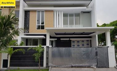 Dijual Rumah 2 Lantai Baru Gress Di Pakuwon City, Surabaya Timur YN