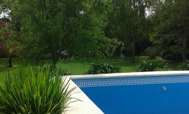 QUINTA EN MARCOS PAZ CON PISCINA Y EXCELENTE PARQUE