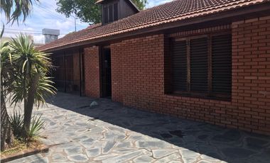 Chalet 4 amb con garage Próximo a Facultad