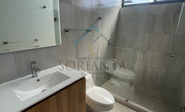 Casa en venta al poniente