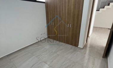 Casa en venta al poniente