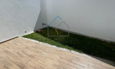 Casa en venta al poniente