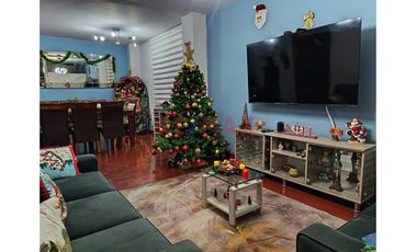 Venta Casa  3 Pisos Incluye Departamento Independiente