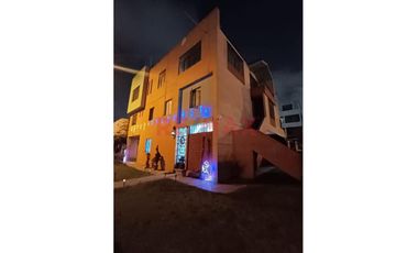 Venta Casa  3 Pisos Incluye Departamento Independiente