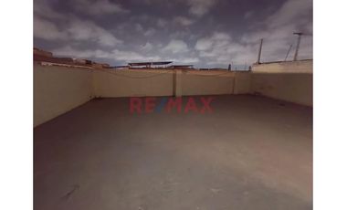 Venta Casa  3 Pisos Incluye Departamento Independiente